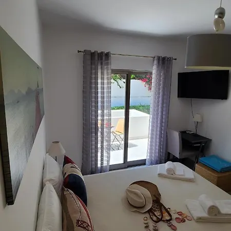Very Nice, Modern Apartment, ギーア